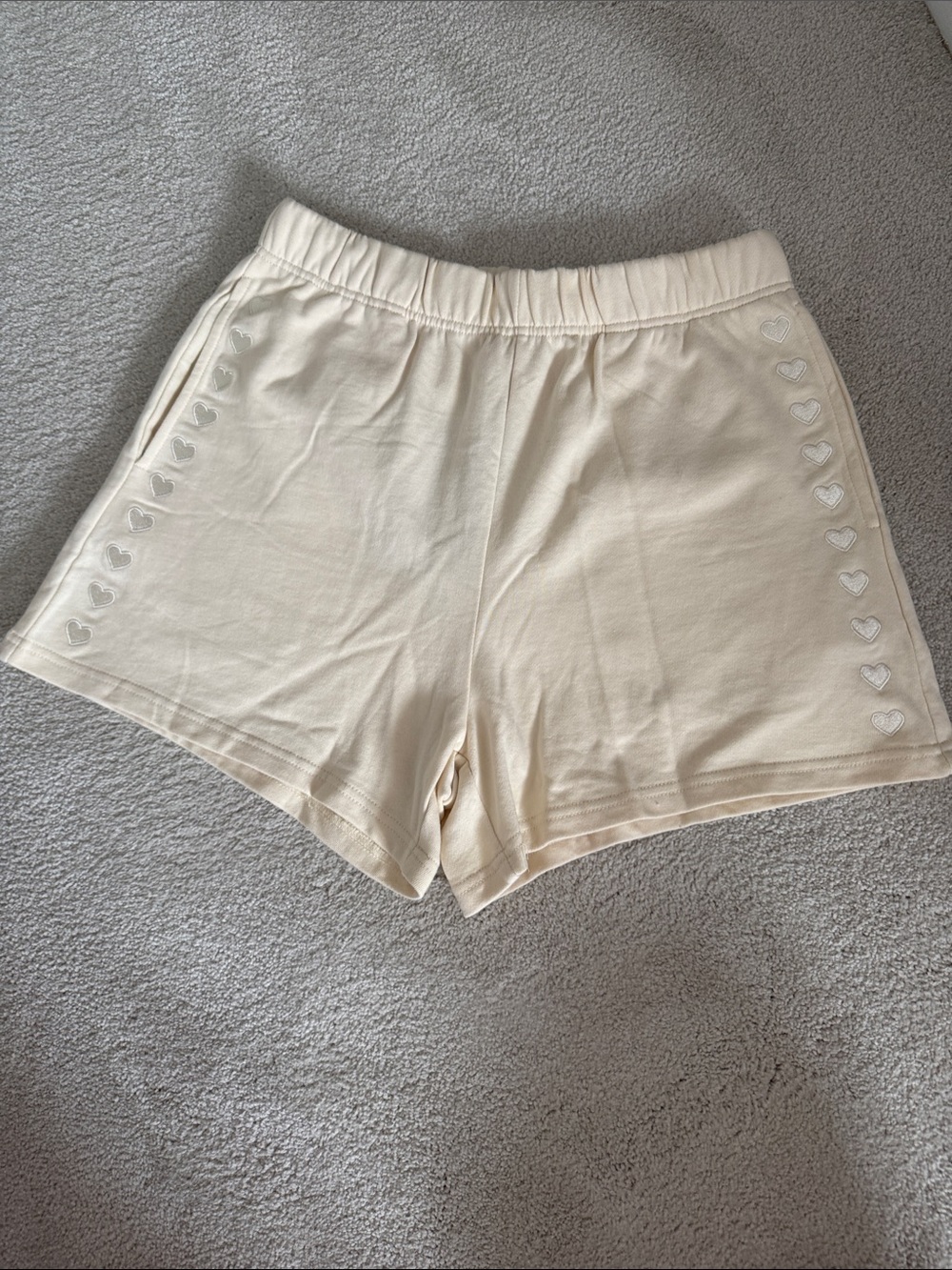 DANDY WORLDWIDE "Lover" Sweat Shorts in Cream